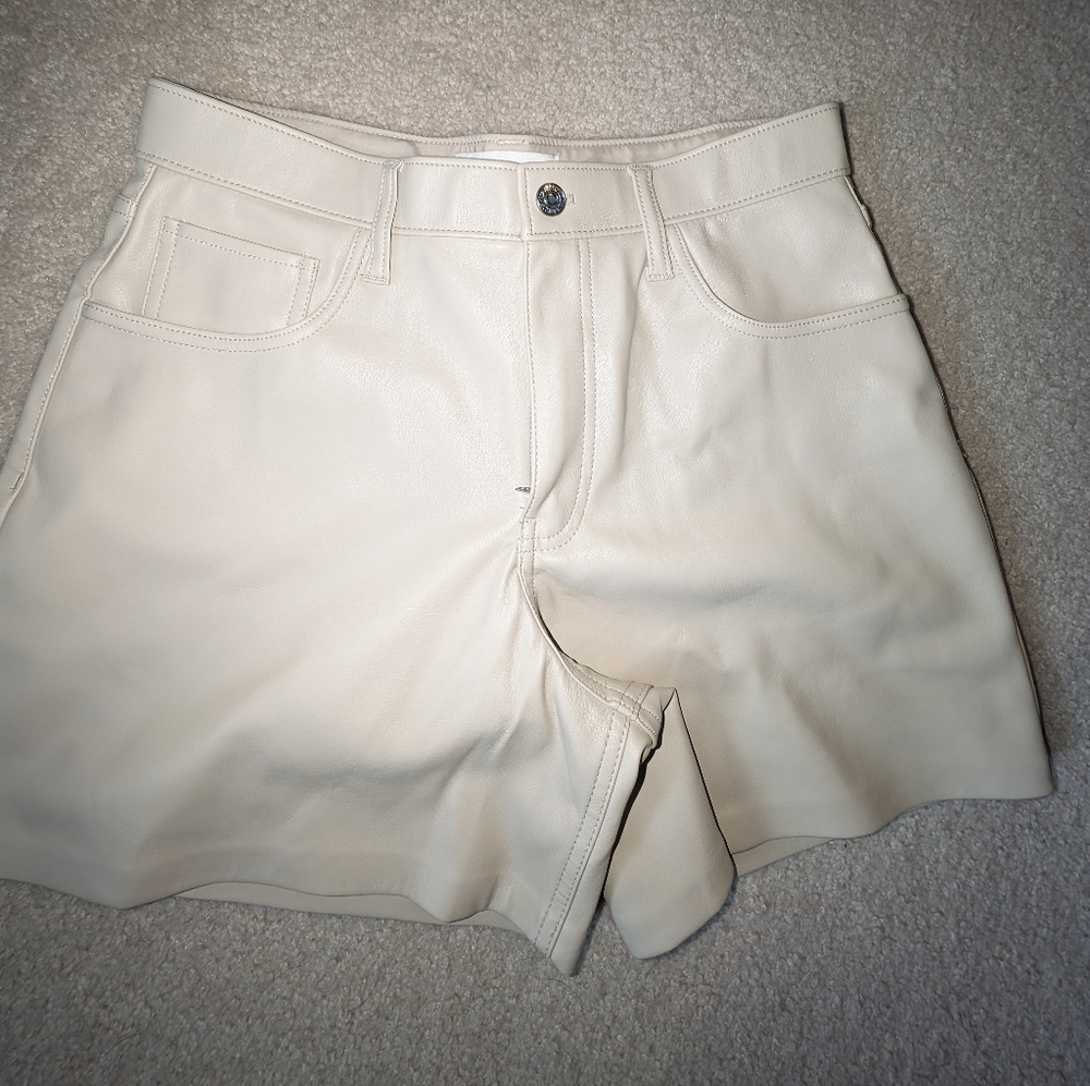 A+F vegan leather dad short